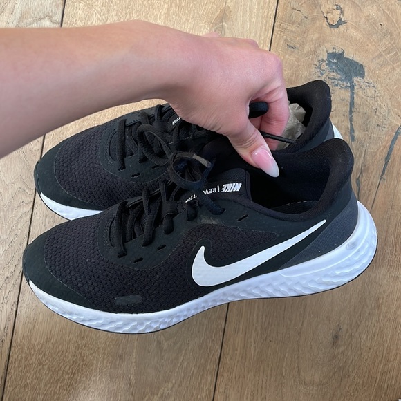 Nike Shoes Nike Revolution Sepatu Nike Running Womens NIKE